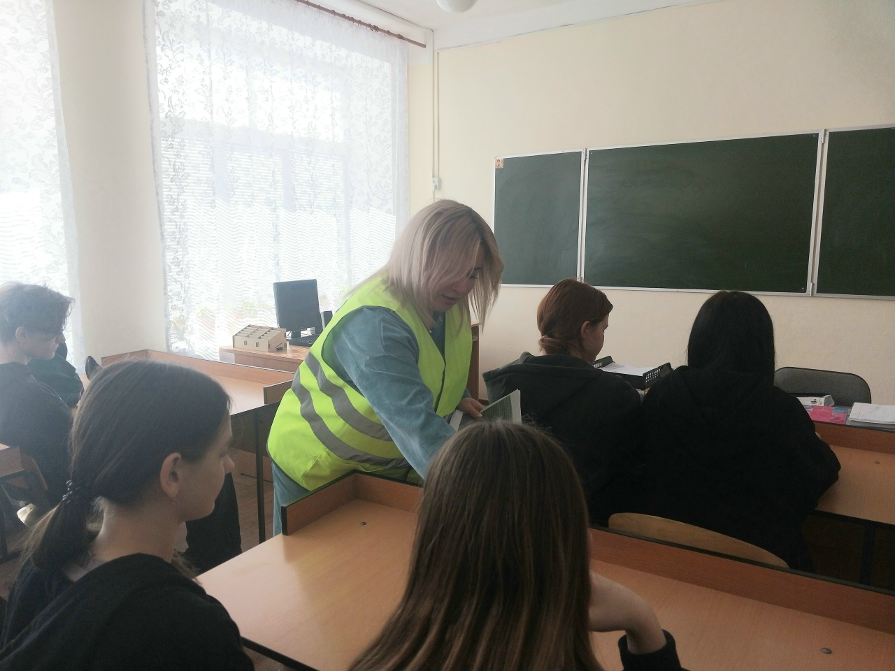 ОСТОРОЖНО: ПАВОДОК ОСТОРОЖНО: ПАВОДОК.